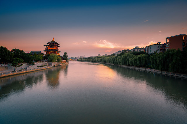 夜晚下雨伤心难过心情的说说